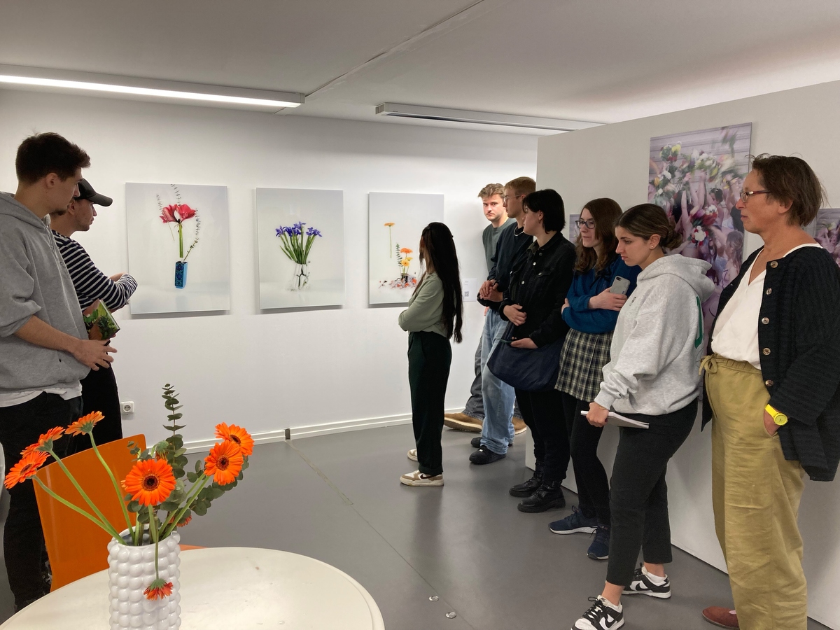 Vernissage selected views group exhibition